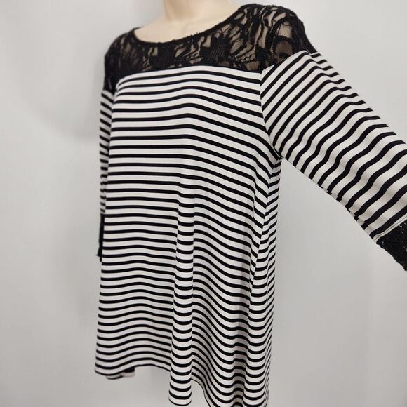 Chico's Pullover Blouse Size 1(M) Black & White Stripe Lace Accents - Picture 4 of 10